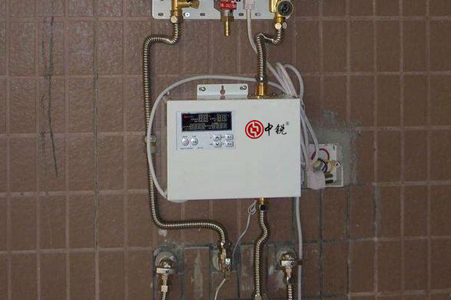 熱水器距離較遠(yuǎn)，每次洗澡都要浪費(fèi)冷水怎么辦？